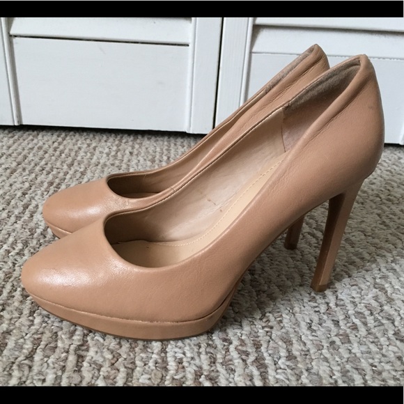 Shoes - Picture 2 of 4